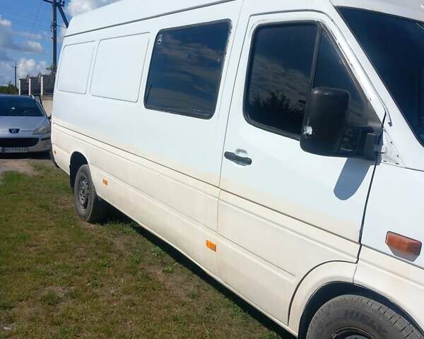 Белый Мерседес Sprinter, объемом двигателя 2.15 л и пробегом 2 тыс. км за 7700 $, фото 3 на Automoto.ua