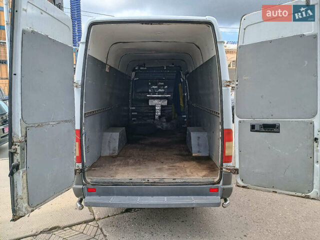 Белый Мерседес Sprinter, объемом двигателя 2.2 л и пробегом 732 тыс. км за 8240 $, фото 25 на Automoto.ua