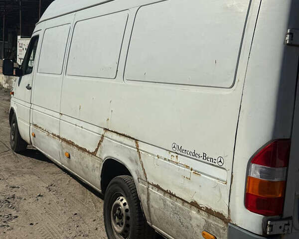 Білий Мерседес Sprinter, об'ємом двигуна 2.2 л та пробігом 500 тис. км за 4500 $, фото 3 на Automoto.ua