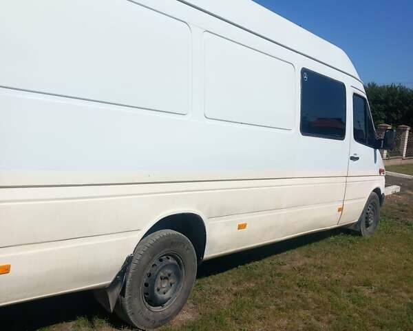Белый Мерседес Sprinter, объемом двигателя 2.15 л и пробегом 2 тыс. км за 7700 $, фото 1 на Automoto.ua