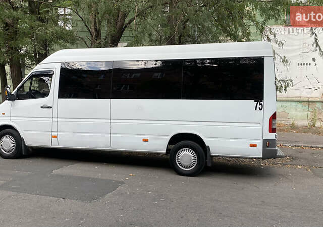 Белый Мерседес Sprinter, объемом двигателя 2.16 л и пробегом 600 тыс. км за 9800 $, фото 2 на Automoto.ua
