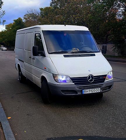 Білий Мерседес Sprinter, об'ємом двигуна 2.7 л та пробігом 300 тис. км за 7000 $, фото 1 на Automoto.ua