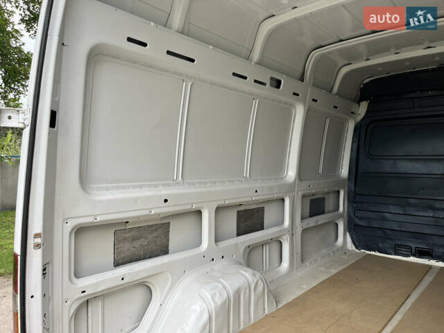 Белый Мерседес Sprinter, объемом двигателя 2.3 л и пробегом 596 тыс. км за 7250 $, фото 10 на Automoto.ua