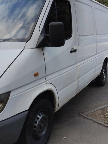 Білий Мерседес Sprinter, об'ємом двигуна 2.7 л та пробігом 208 тис. км за 6300 $, фото 2 на Automoto.ua