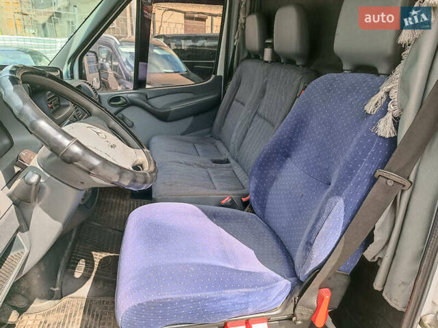 Белый Мерседес Sprinter, объемом двигателя 2.2 л и пробегом 732 тыс. км за 8240 $, фото 21 на Automoto.ua