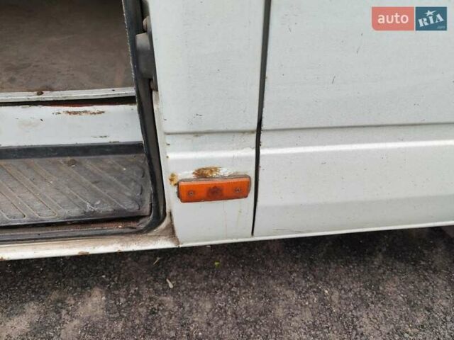 Белый Мерседес Sprinter, объемом двигателя 2.87 л и пробегом 751 тыс. км за 7000 $, фото 18 на Automoto.ua