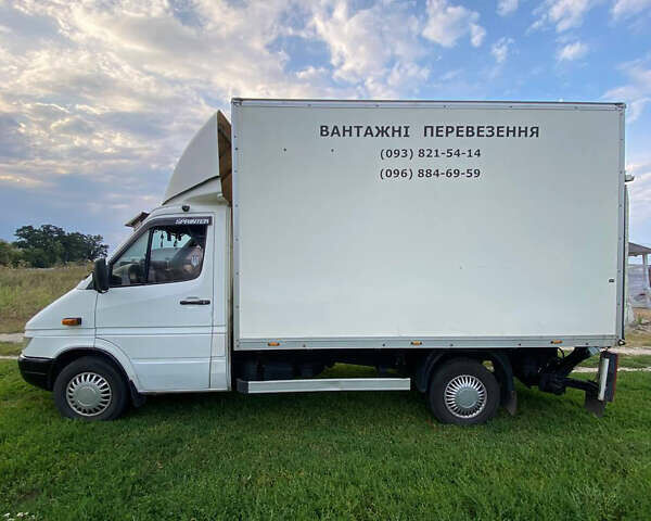 Белый Мерседес Sprinter, объемом двигателя 2.1 л и пробегом 530 тыс. км за 9500 $, фото 14 на Automoto.ua