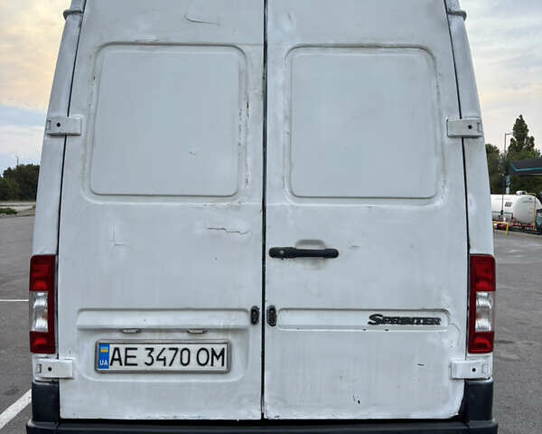Белый Мерседес Sprinter, объемом двигателя 2.15 л и пробегом 640 тыс. км за 7800 $, фото 4 на Automoto.ua