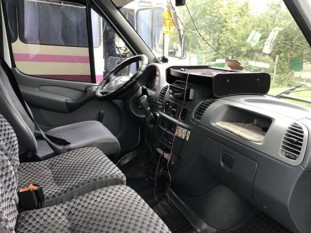 Белый Мерседес Sprinter, объемом двигателя 2.1 л и пробегом 777 тыс. км за 7700 $, фото 5 на Automoto.ua