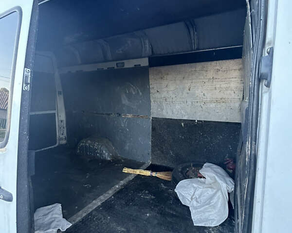 Білий Мерседес Sprinter, об'ємом двигуна 2.2 л та пробігом 500 тис. км за 6000 $, фото 5 на Automoto.ua