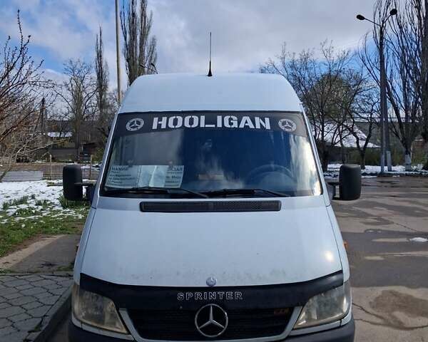 Белый Мерседес Sprinter, объемом двигателя 2.15 л и пробегом 2 тыс. км за 7500 $, фото 3 на Automoto.ua