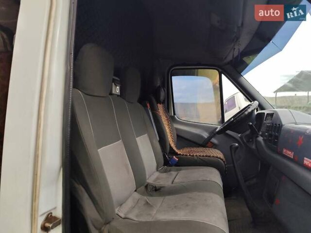 Белый Мерседес Sprinter, объемом двигателя 2.87 л и пробегом 751 тыс. км за 7000 $, фото 10 на Automoto.ua