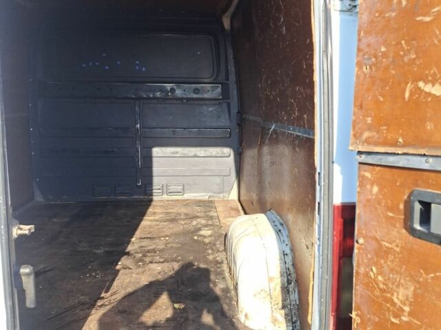 Белый Мерседес Sprinter, объемом двигателя 2.1 л и пробегом 370 тыс. км за 6200 $, фото 3 на Automoto.ua