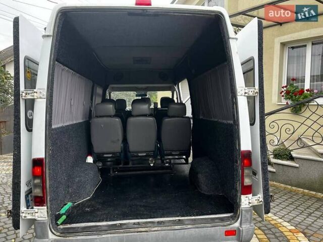 Белый Мерседес Sprinter, объемом двигателя 2.1 л и пробегом 328 тыс. км за 7199 $, фото 6 на Automoto.ua