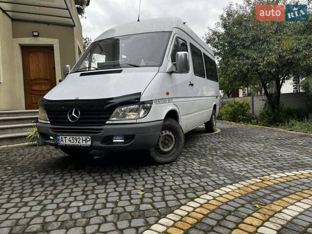 Белый Мерседес Sprinter, объемом двигателя 2.1 л и пробегом 328 тыс. км за 7199 $, фото 2 на Automoto.ua
