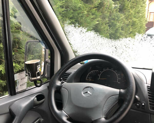 Белый Мерседес Sprinter, объемом двигателя 2.2 л и пробегом 400 тыс. км за 8500 $, фото 11 на Automoto.ua