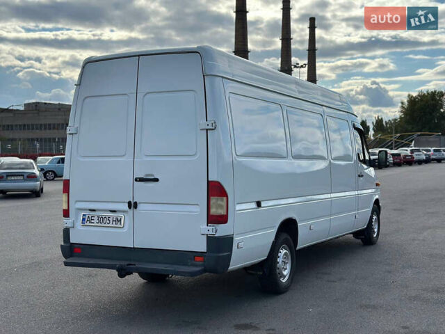 Белый Мерседес Sprinter, объемом двигателя 2.3 л и пробегом 775 тыс. км за 8699 $, фото 3 на Automoto.ua