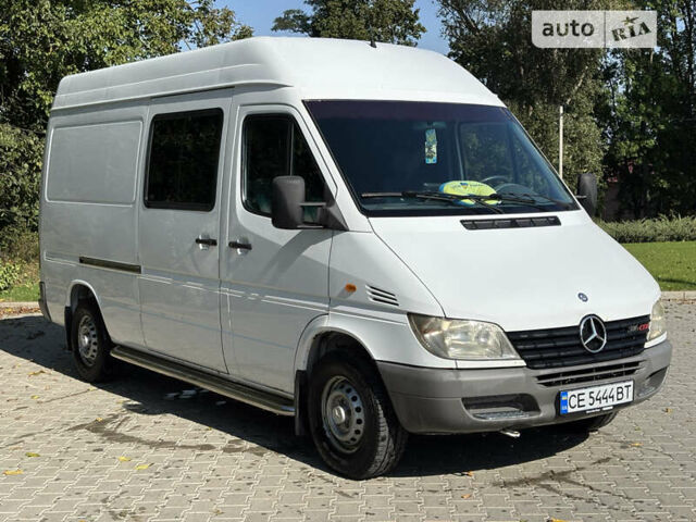 Белый Мерседес Sprinter, объемом двигателя 2.7 л и пробегом 684 тыс. км за 10990 $, фото 2 на Automoto.ua