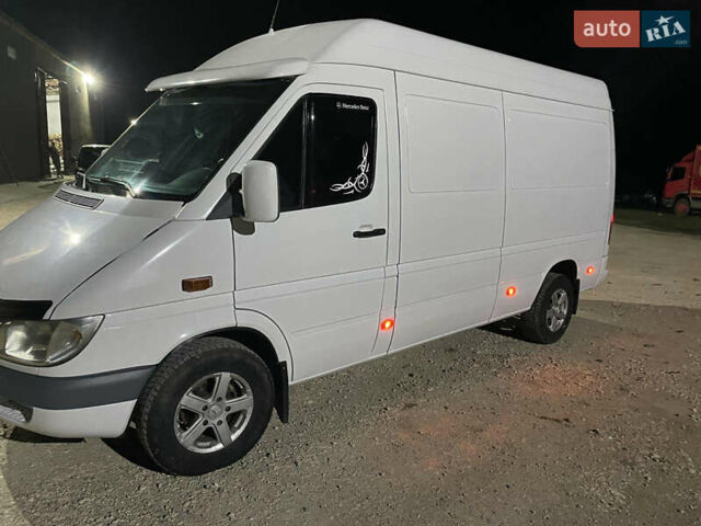 Белый Мерседес Sprinter, объемом двигателя 2.15 л и пробегом 559 тыс. км за 8200 $, фото 17 на Automoto.ua