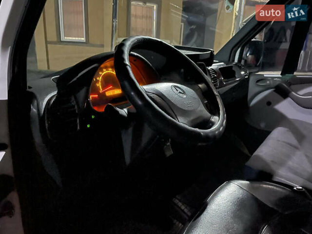 Белый Мерседес Sprinter, объемом двигателя 2.15 л и пробегом 559 тыс. км за 8200 $, фото 28 на Automoto.ua