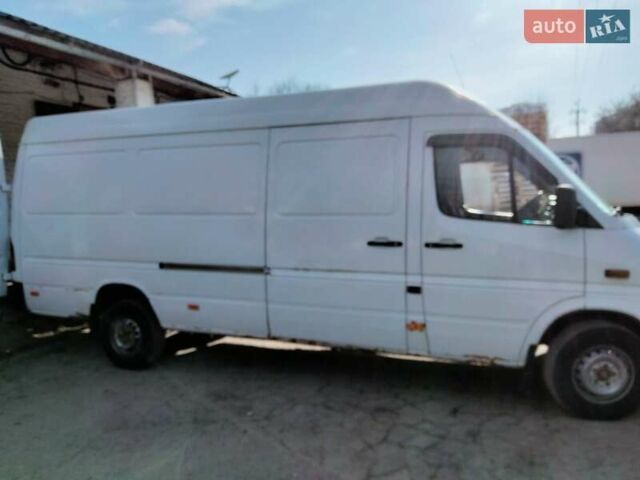 Белый Мерседес Sprinter, объемом двигателя 2.7 л и пробегом 800 тыс. км за 8700 $, фото 3 на Automoto.ua