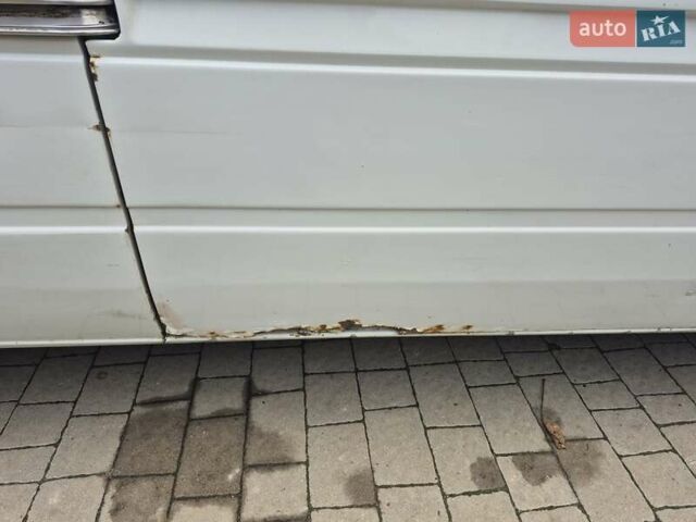 Белый Мерседес Sprinter, объемом двигателя 2.1 л и пробегом 220 тыс. км за 6000 $, фото 5 на Automoto.ua
