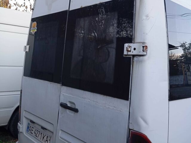 Мерседес Sprinter 2001 у Кам'янське (Дніпродзержинськ) на Automoto.ua Білий Мерседес Sprinter, об'ємом двигуна 2.2 л та пробігом 1 тис. км за 5000 $, фото 6 на Automoto.ua
