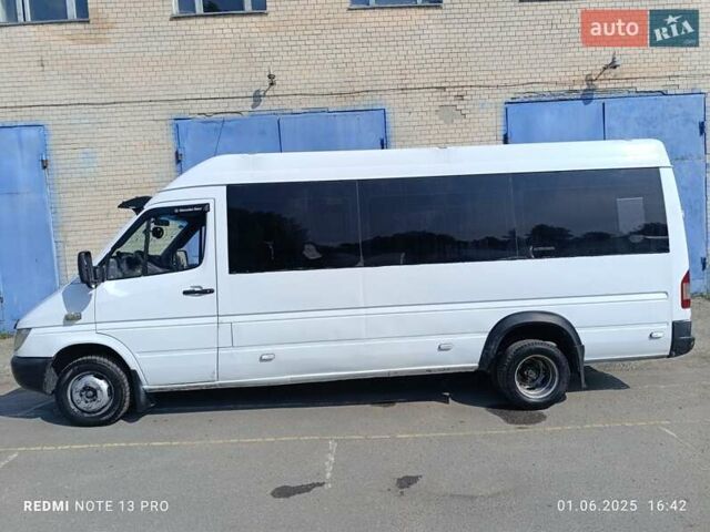 Белый Мерседес Sprinter, объемом двигателя 2.69 л и пробегом 500 тыс. км за 10500 $, фото 6 на Automoto.ua
