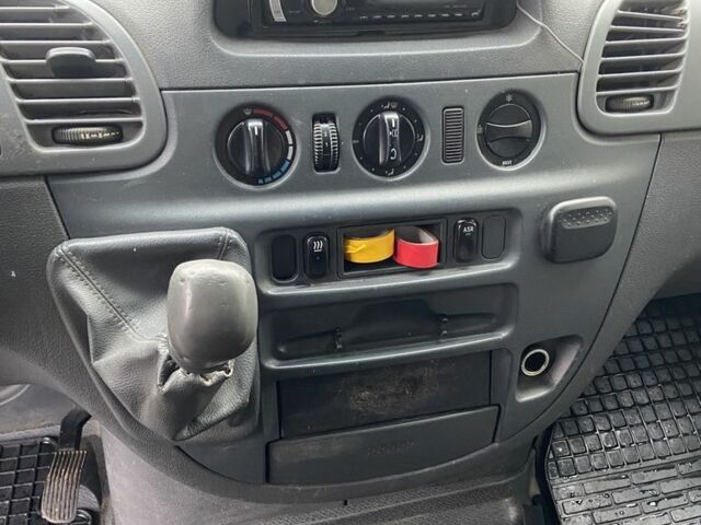 Мерседес Sprinter 2001 у Сарнах на Automoto.ua Білий Мерседес Sprinter, об'ємом двигуна 2.2 л та пробігом 450 тис. км за 7400 $, фото 7 на Automoto.ua