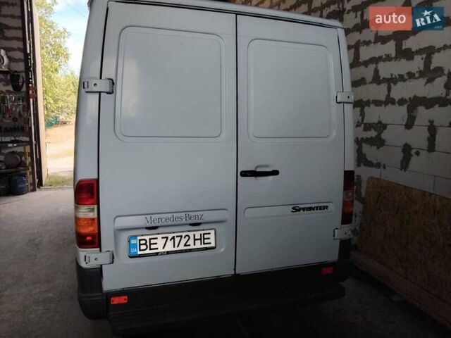 Белый Мерседес Sprinter, объемом двигателя 2.15 л и пробегом 256 тыс. км за 8000 $, фото 29 на Automoto.ua