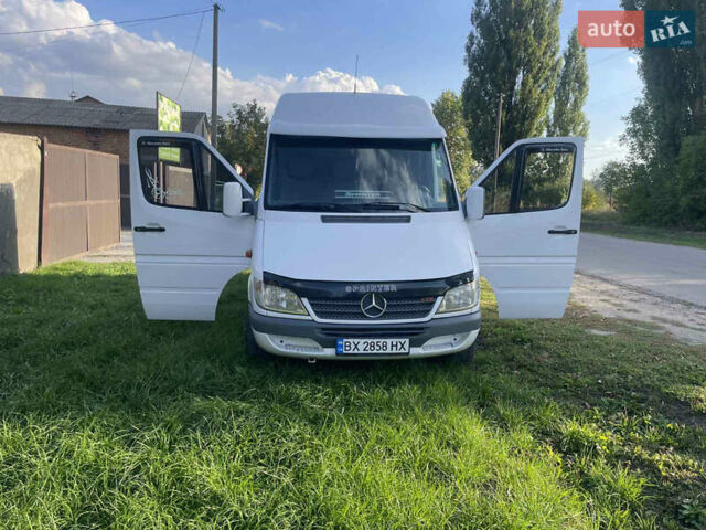 Белый Мерседес Sprinter, объемом двигателя 2.15 л и пробегом 559 тыс. км за 8200 $, фото 14 на Automoto.ua