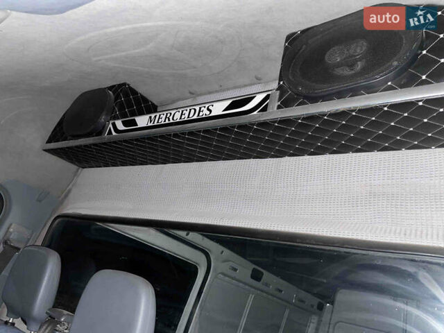 Белый Мерседес Sprinter, объемом двигателя 2.15 л и пробегом 559 тыс. км за 8200 $, фото 16 на Automoto.ua