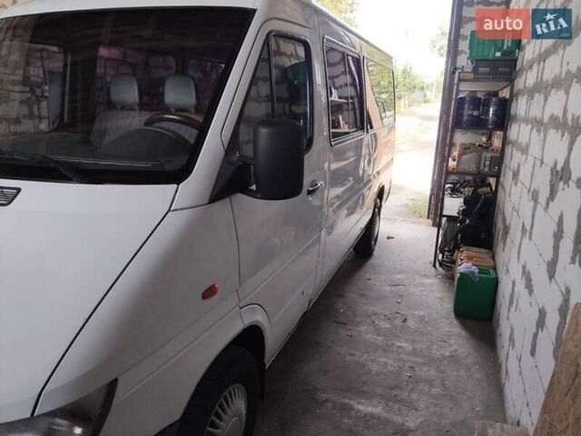 Белый Мерседес Sprinter, объемом двигателя 2.15 л и пробегом 256 тыс. км за 8000 $, фото 30 на Automoto.ua