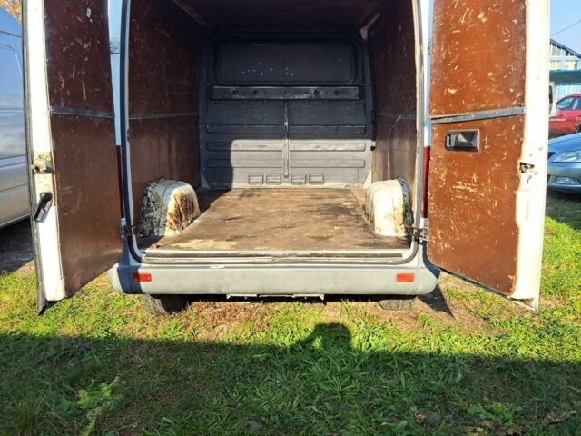 Белый Мерседес Sprinter, объемом двигателя 2.1 л и пробегом 370 тыс. км за 6200 $, фото 4 на Automoto.ua