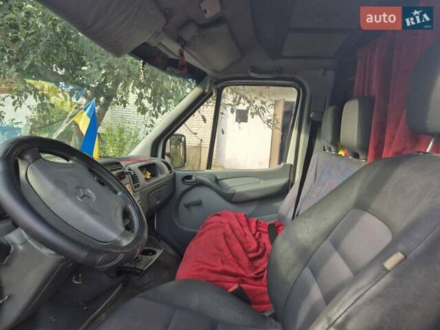 Белый Мерседес Sprinter, объемом двигателя 2.1 л и пробегом 220 тыс. км за 6000 $, фото 3 на Automoto.ua