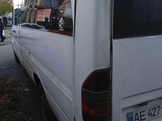 Мерседес Sprinter 2001 у Кам'янське (Дніпродзержинськ) на Automoto.ua Білий Мерседес Sprinter, об'ємом двигуна 2.2 л та пробігом 1 тис. км за 5000 $, фото 7 на Automoto.ua