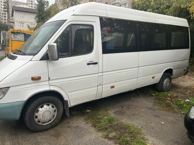 Белый Мерседес Sprinter, объемом двигателя 2.1 л и пробегом 380 тыс. км за 4500 $, фото 8 на Automoto.ua