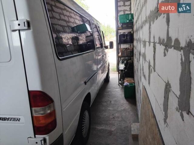 Белый Мерседес Sprinter, объемом двигателя 2.15 л и пробегом 256 тыс. км за 8000 $, фото 36 на Automoto.ua