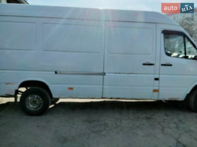 Белый Мерседес Sprinter, объемом двигателя 2.7 л и пробегом 800 тыс. км за 8700 $, фото 4 на Automoto.ua