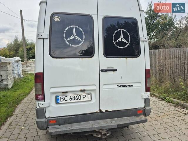 Белый Мерседес Sprinter, объемом двигателя 2.1 л и пробегом 220 тыс. км за 3300 $, фото 6 на Automoto.ua