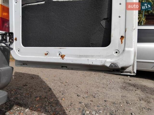 Белый Мерседес Sprinter, объемом двигателя 2.15 л и пробегом 256 тыс. км за 8000 $, фото 76 на Automoto.ua