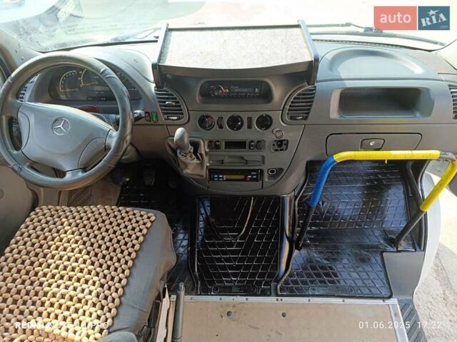 Белый Мерседес Sprinter, объемом двигателя 2.69 л и пробегом 500 тыс. км за 10500 $, фото 11 на Automoto.ua