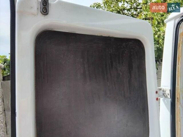 Белый Мерседес Sprinter, объемом двигателя 2.15 л и пробегом 256 тыс. км за 8000 $, фото 77 на Automoto.ua