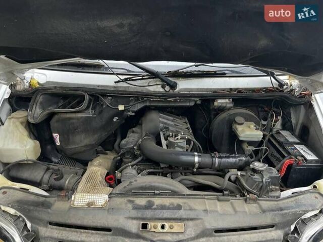 Белый Мерседес Sprinter, объемом двигателя 2.1 л и пробегом 328 тыс. км за 7199 $, фото 18 на Automoto.ua