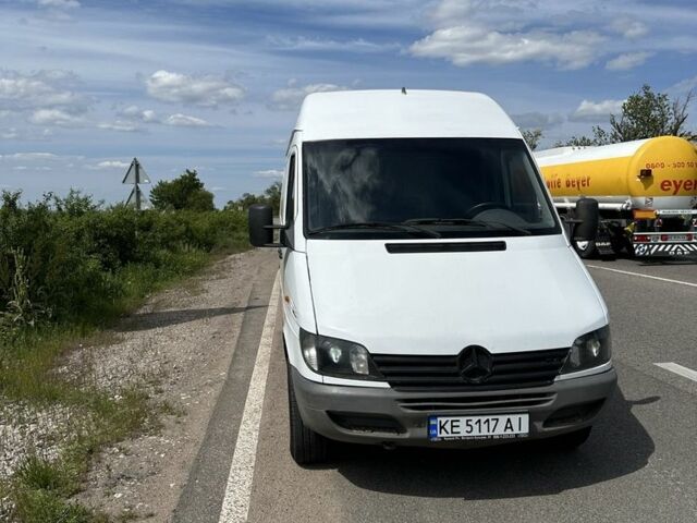 Белый Мерседес Sprinter, объемом двигателя 0.22 л и пробегом 400 тыс. км за 7000 $, фото 4 на Automoto.ua