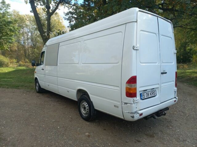 Белый Мерседес Sprinter, объемом двигателя 0 л и пробегом 890 тыс. км за 3300 $, фото 1 на Automoto.ua
