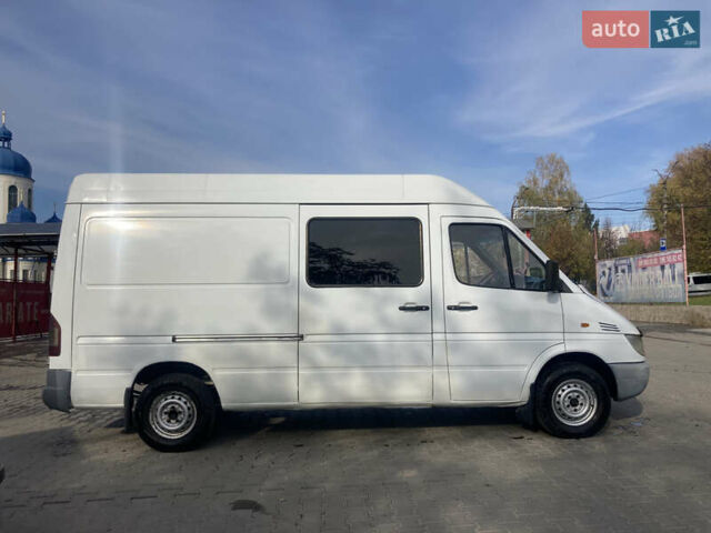 Белый Мерседес Sprinter, объемом двигателя 2.15 л и пробегом 34 тыс. км за 7900 $, фото 8 на Automoto.ua