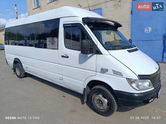 Белый Мерседес Sprinter, объемом двигателя 2.69 л и пробегом 500 тыс. км за 10500 $, фото 2 на Automoto.ua