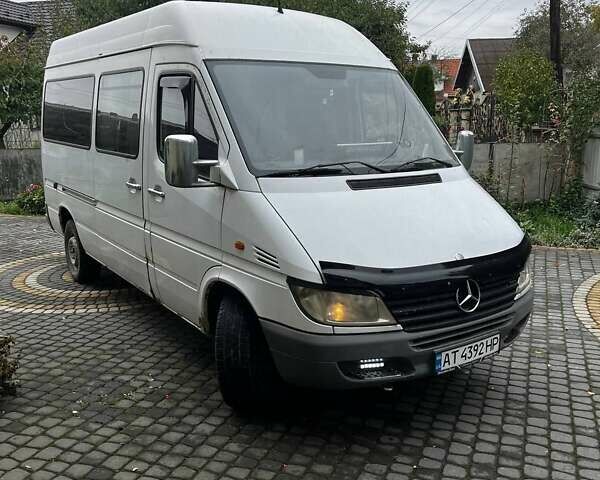 Белый Мерседес Sprinter, объемом двигателя 2.1 л и пробегом 328 тыс. км за 7199 $, фото 13 на Automoto.ua