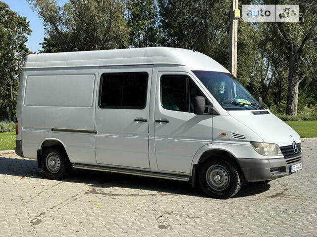Белый Мерседес Sprinter, объемом двигателя 2.7 л и пробегом 684 тыс. км за 10990 $, фото 3 на Automoto.ua